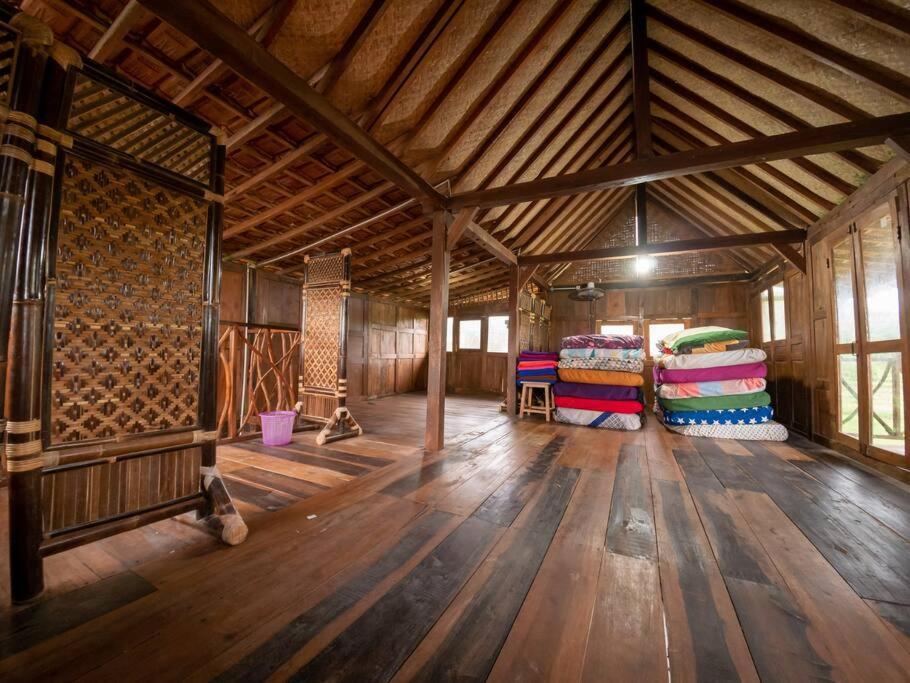 Villa Watu Kodok - Villa Located Close To The Beach Baron Exterior photo
