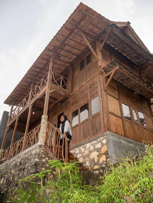Villa Watu Kodok - Villa Located Close To The Beach Baron Exterior photo
