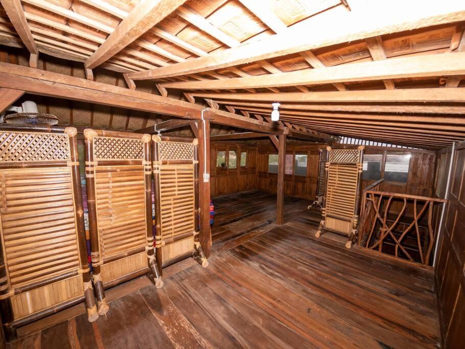Villa Watu Kodok - Villa Located Close To The Beach Baron Exterior photo